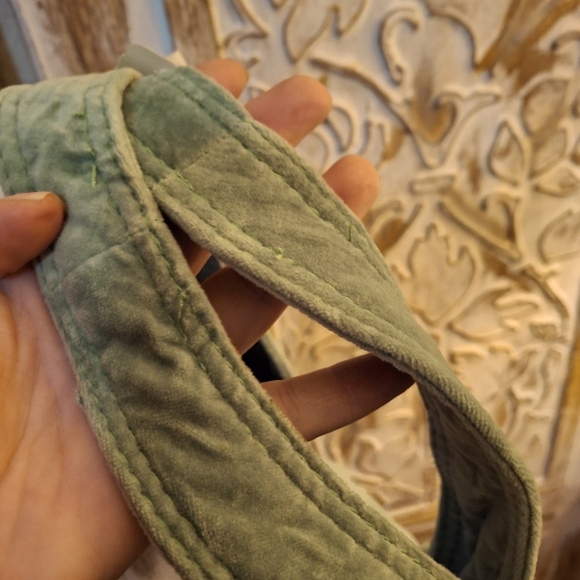 NWT Vintage Goldie Limited Edition 6 Bath & Body Works Green Velvet Bag. - Picture 7 of 14